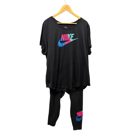 Nike Matching Set Women's Size 2X Black T-Shirt Leggings Colorful Logo - Picture 1 of 15